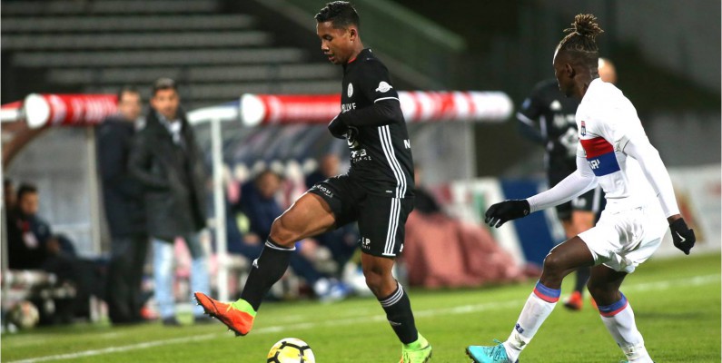 Leygley Adou vs OL
