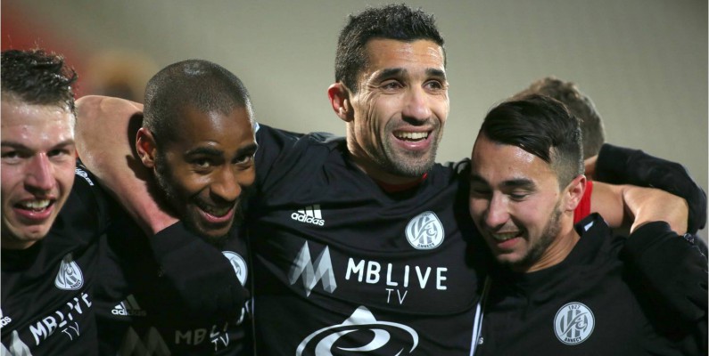 Momo joie